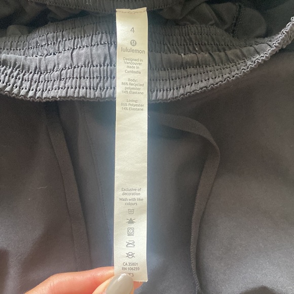 Lululemon shorts - Picture 4 of 4